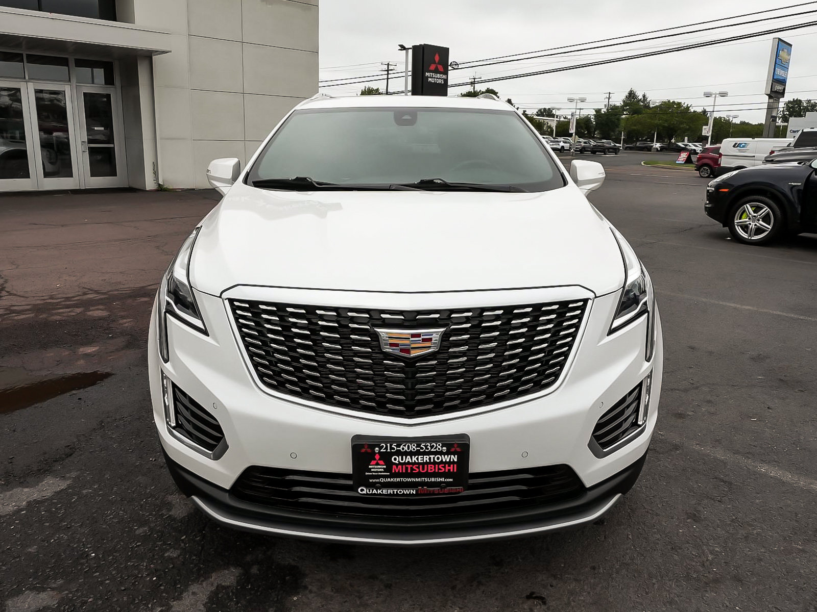 Used 2022 Cadillac XT5 Premium Luxury AWD/4WD image 2