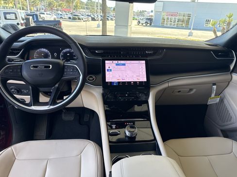New 2025 Jeep Grand Cherokee Limited AWD/4WD image 13