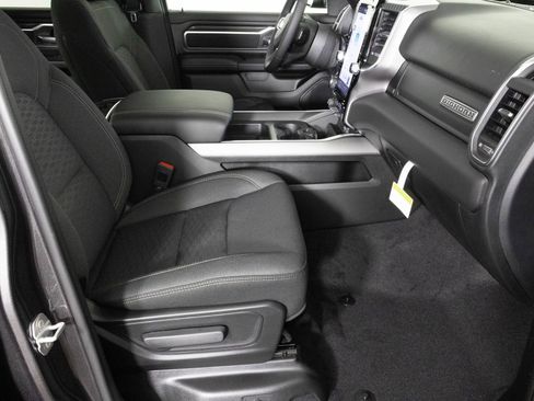 New 2026 RAM 1500 4x4 Crew Cab image 34