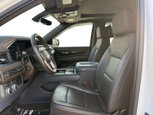 Used 2021 GMC Yukon Denali w/ Denali Premium Package image 15