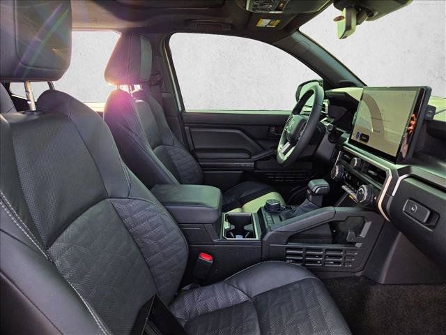 Used 2025 Toyota 4Runner TRD Off-Road Premium AWD/4WD image 18