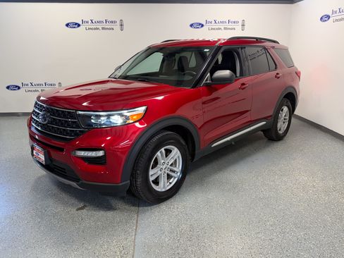 Used 2024 Ford Explorer XLT w/ Equipment Group 202A AWD/4WD image 3