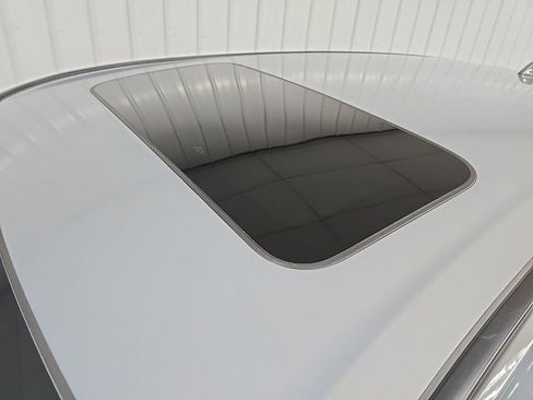 Used 2024 Honda CR-V EX-L image 11