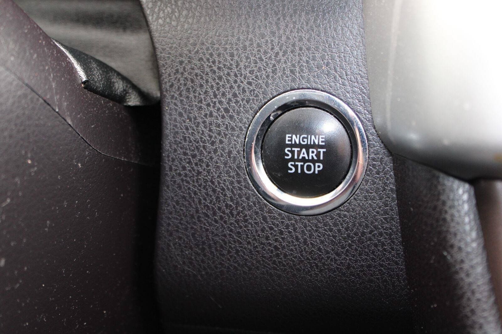 Used 2018 Toyota Highlander XLE AWD/4WD image 28