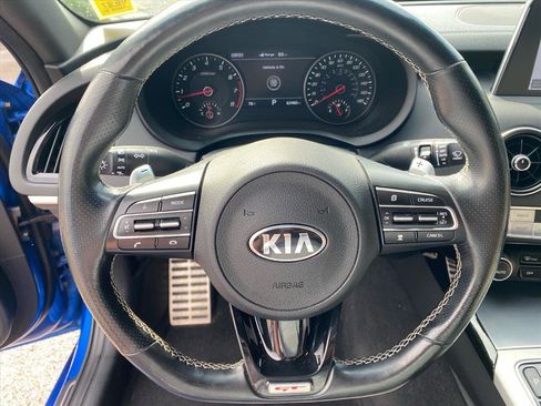 Used 2018 Kia Stinger GT2 AWD/4WD image 10