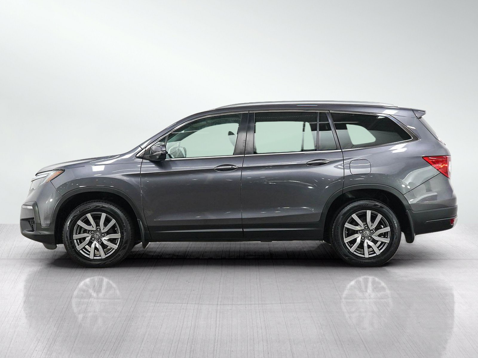 Used 2021 Honda Pilot Black Edition image 2