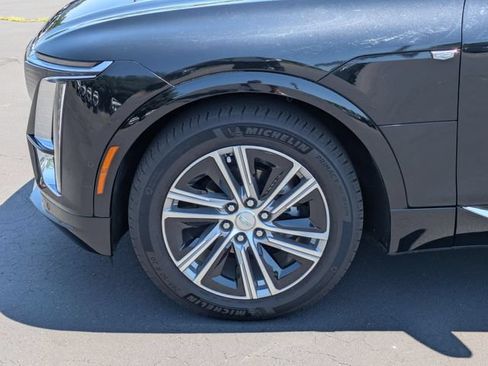 Used 2024 Cadillac Lyriq Luxury AWD/4WD image 10