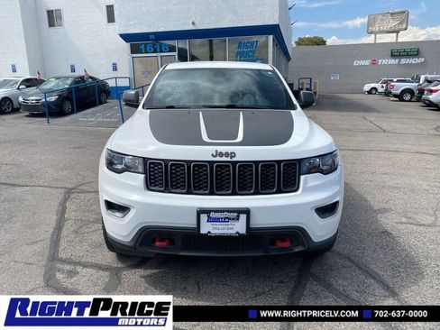 Used 2017 Jeep Grand Cherokee Trailhawk image 9