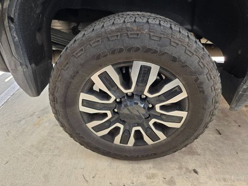 Used 2024 GMC Sierra 2500 Denali Ultimate AWD/4WD image 10