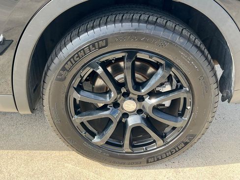 Used 2018 Maserati Levante AWD/4WD image 11