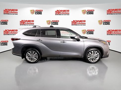 Used 2026 Toyota Highlander Platinum AWD/4WD image 20
