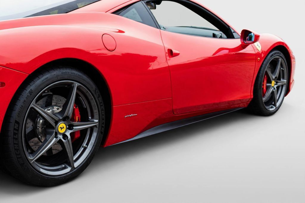 Used 2015 Ferrari 458 Italia Coupe RWD image 20