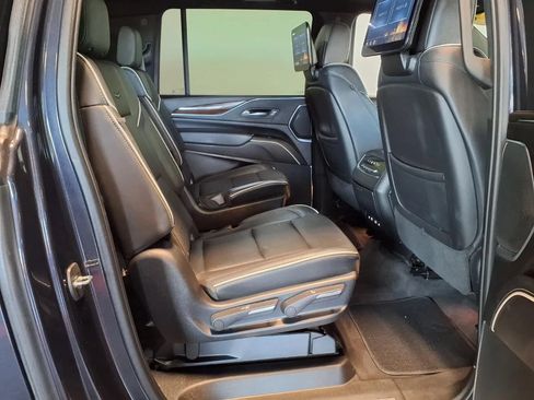 Used 2023 Cadillac Escalade ESV Premium Luxury w/ LPO, Radiant Package AWD/4WD image 11