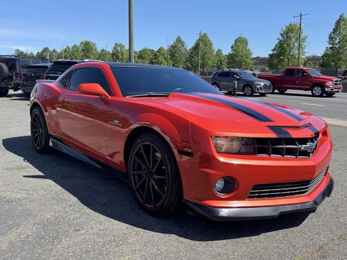 Used 2011 Chevrolet Camaro SS RWD image 2