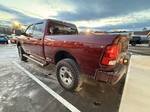 Used 2018 RAM 3500 Tradesman w/ Chrome Appearance Group image 5