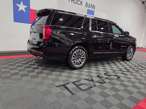 Used 2023 GMC Yukon XL Denali Ultimate AWD/4WD image 17