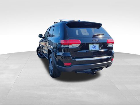 Used 2017 Jeep Grand Cherokee Limited AWD/4WD image 4
