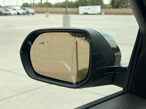 Used 2025 Chevrolet Equinox LT FWD image 19