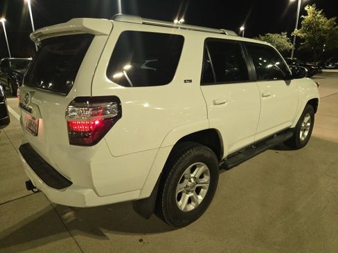 Used 2015 Toyota 4Runner SR5 image 3