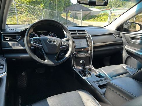 Used 2015 Toyota Camry XLE w/ Moonroof Package FWD image 14