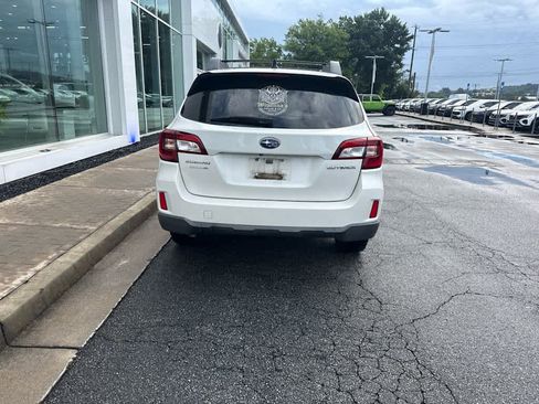 Used 2016 Subaru Outback 2.5i Premium AWD/4WD image 12