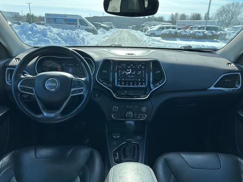 Used 2020 Jeep Cherokee Limited image 9