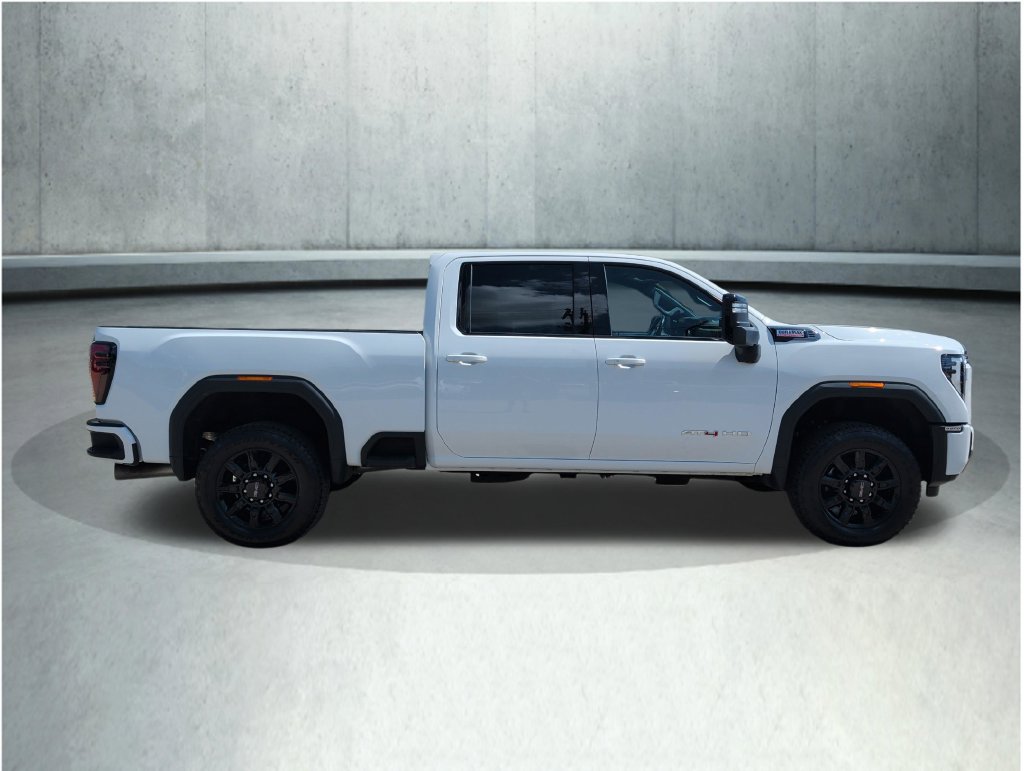 Used 2025 GMC Sierra 2500 AT4 AWD/4WD image 8
