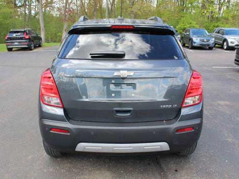 Used 2016 Chevrolet Trax LT w/ LT Sun and Sound Package FWD image 4