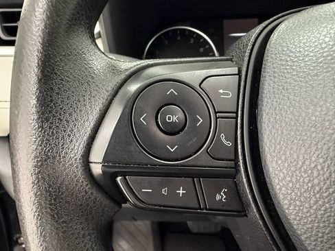 Used 2022 Toyota RAV4 XLE FWD image 10