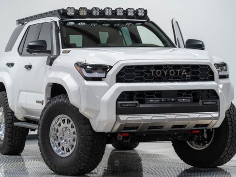 Used 2025 Toyota 4Runner Trailhunter image 25