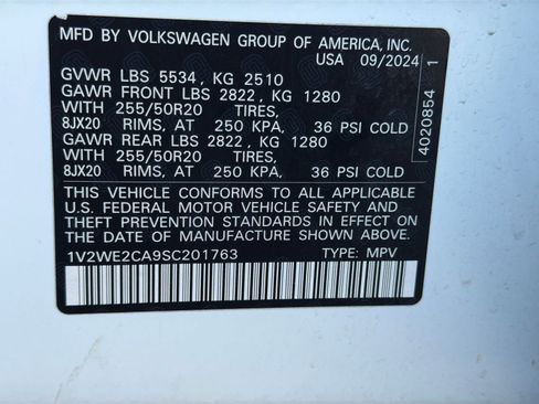 Used 2025 Volkswagen Atlas Cross Sport SE image 31