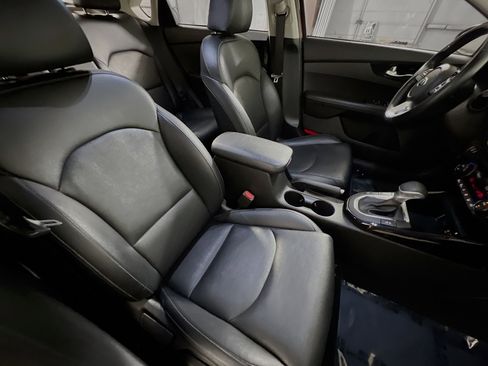 Used 2021 Kia Forte EX image 31