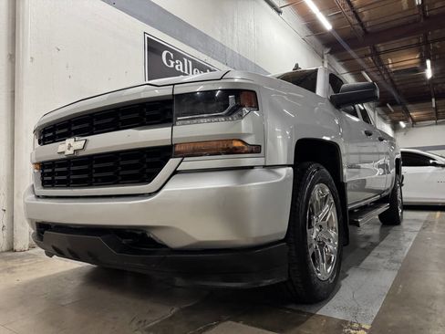 Used 2018 Chevrolet Silverado 1500 Custom w/ Custom Value Package image 2