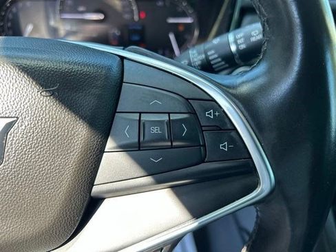 Used 2018 Cadillac XT5 Luxury w/ Driver Awareness Package FWD image 19
