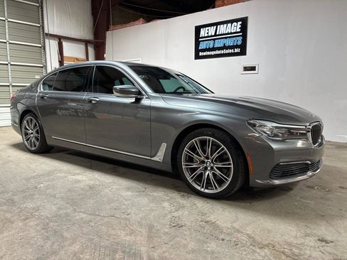 Used 2019 BMW 740i w/ Executive Package RWD image 2
