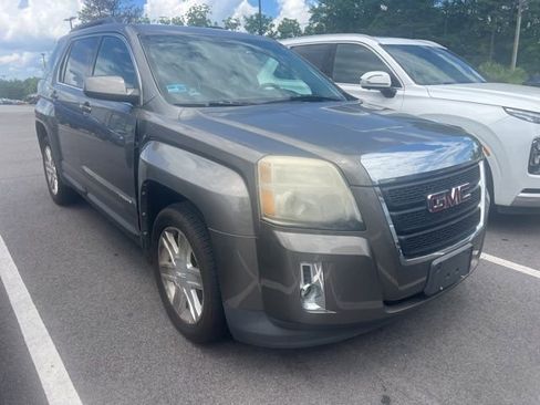 Used 2011 GMC Terrain SLT FWD image 2