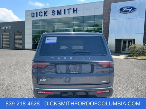 Used 2024 Jeep Wagoneer Series II w/ HD Trailer Tow Package image 5