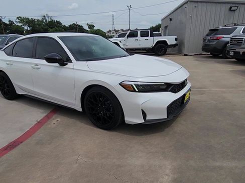 Used 2025 Honda Civic Sport image 2