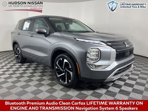 Used 2024 Mitsubishi Outlander SE image 1