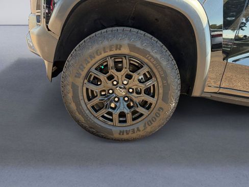 Certified 2024 Chevrolet Colorado Trail Boss w/ Technology Package AWD/4WD image 14