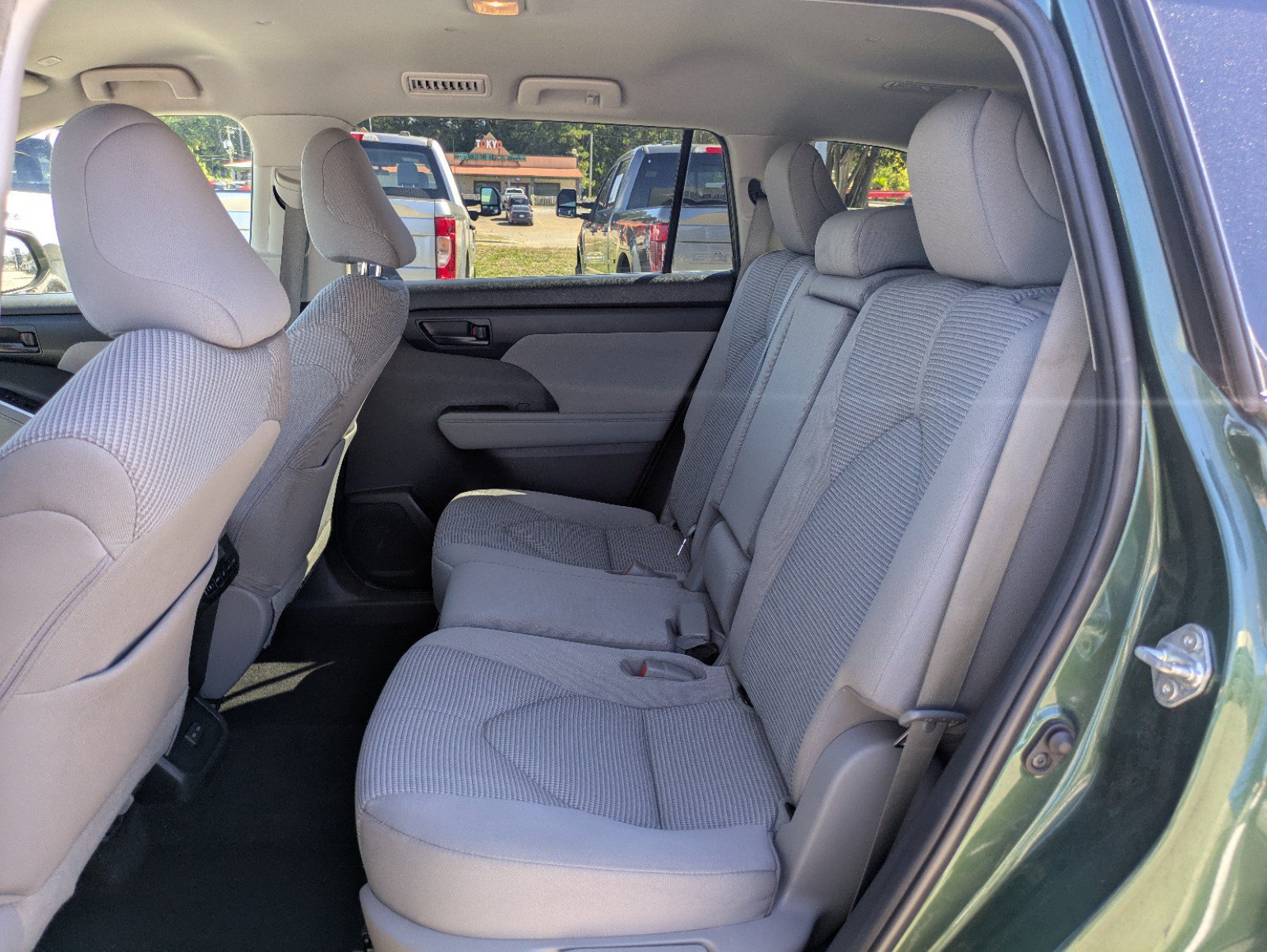 Used 2023 Toyota Highlander L FWD image 13