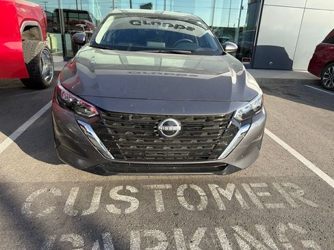Used 2025 Nissan Sentra SV w/ Trunk Package FWD image 2