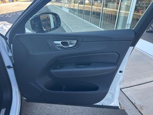 Certified 2025 Volvo XC60 B5 Plus image 14