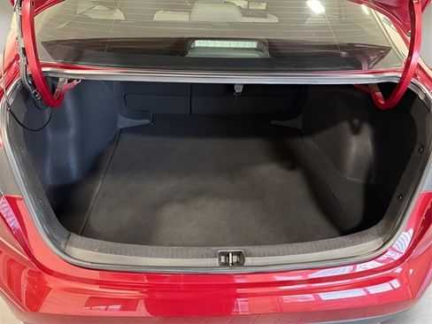 Used 2022 Toyota Corolla LE image 31