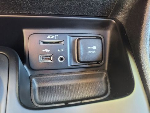 Used 2016 Jeep Cherokee Overland w/ Technology Group image 37