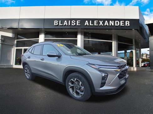 Used 2024 Chevrolet Trax LT w/ LT Convenience Package image 1