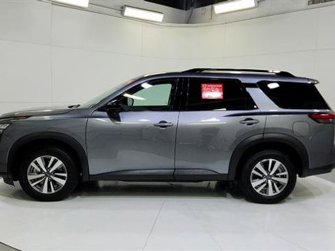 Certified 2026 Nissan Pathfinder SL FWD image 5