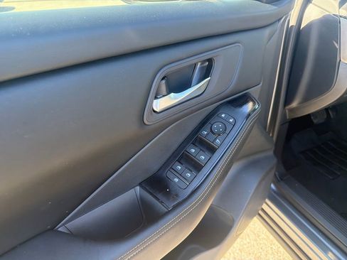 Certified 2025 Nissan Rogue SV image 14