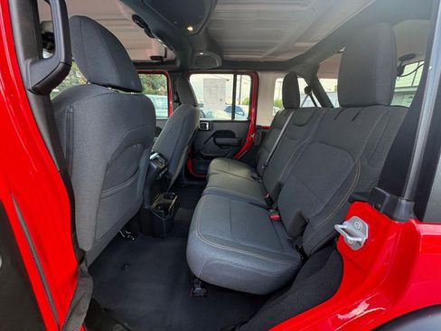 Used 2025 Jeep Wrangler Unlimited Sport AWD/4WD image 24