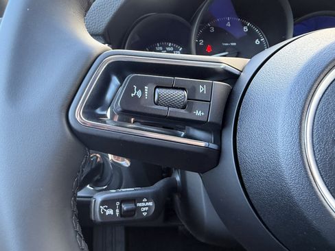 New 2026 Porsche Macan image 34